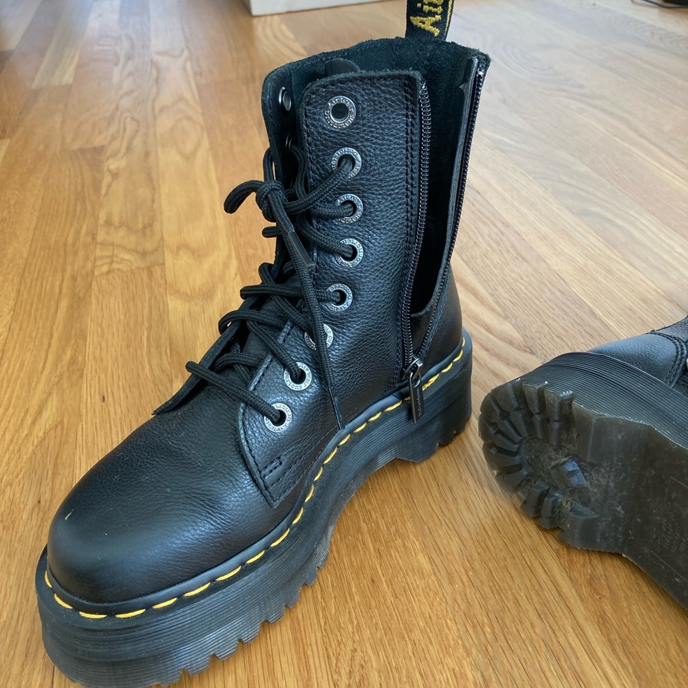 Doc Marten Jadon (platform) boots